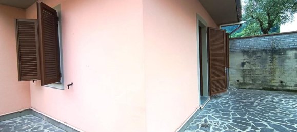 4 rooms Apartment in Gallicano, Italy No. 134865 13