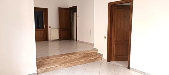 4 rooms Apartment in Gallicano, Italy No. 134865 16