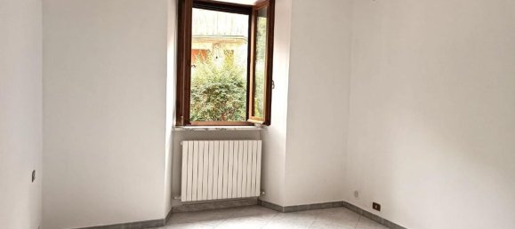 4 rooms Apartment in Gallicano, Italy No. 134865 9