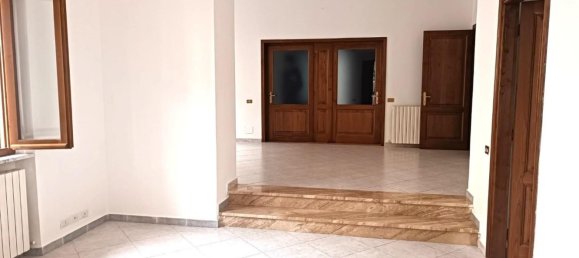 4 rooms Apartment in Gallicano, Italy No. 134865 17