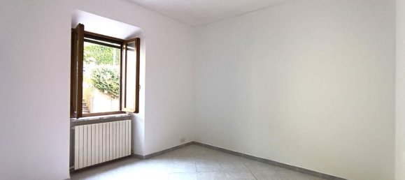 4 rooms Apartment in Gallicano, Italy No. 134865 7