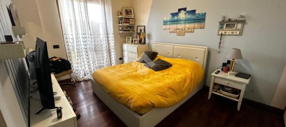 Apartamento de 3 dormitorios en Calcio, Italy No. 380830 7