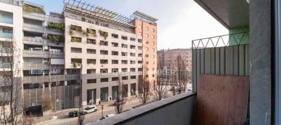 Квартира с 3 комнатами в Турин, Италия № 232647 17