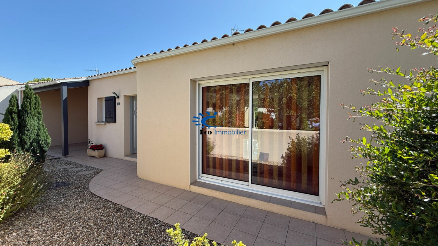 3 bedrooms House in Perigny, France No. 277285