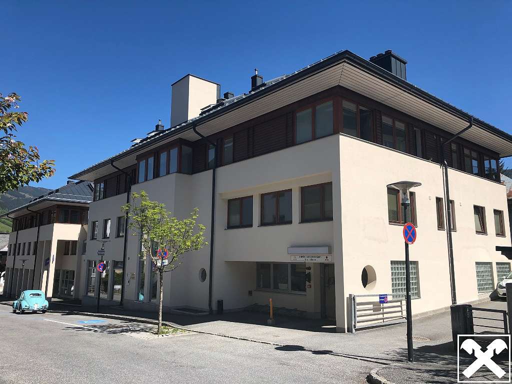  موقف سيارات في Zell am See, Austria رقم 95035