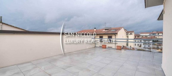 4 Schlafzimmer Penthouse in Florence, Italy, Nr. 210978 10