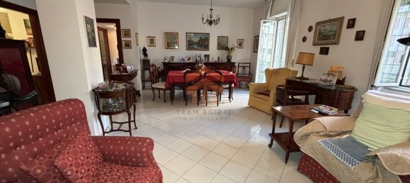 Apartamento T4 em Naples, Italy N.º 364677 4