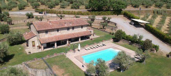 7 bedrooms House in Tuoro sul Trasimeno, Italy No. 52726 3