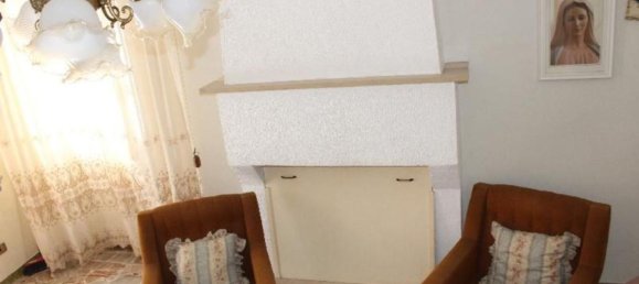 Дом с 4 комнатами в Купелло, Италия № 36276 3