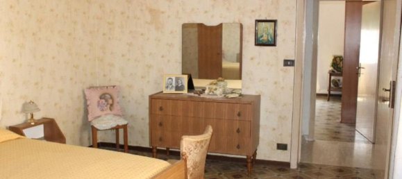 Дом с 4 комнатами в Купелло, Италия № 36276 22