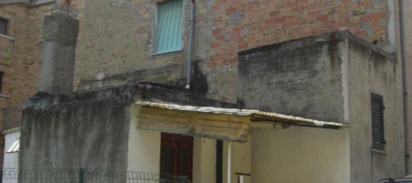 Дом с 4 комнатами в Купелло, Италия № 36276 28