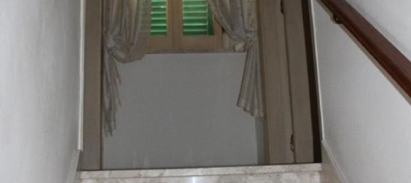 Дом с 4 комнатами в Купелло, Италия № 36276 19