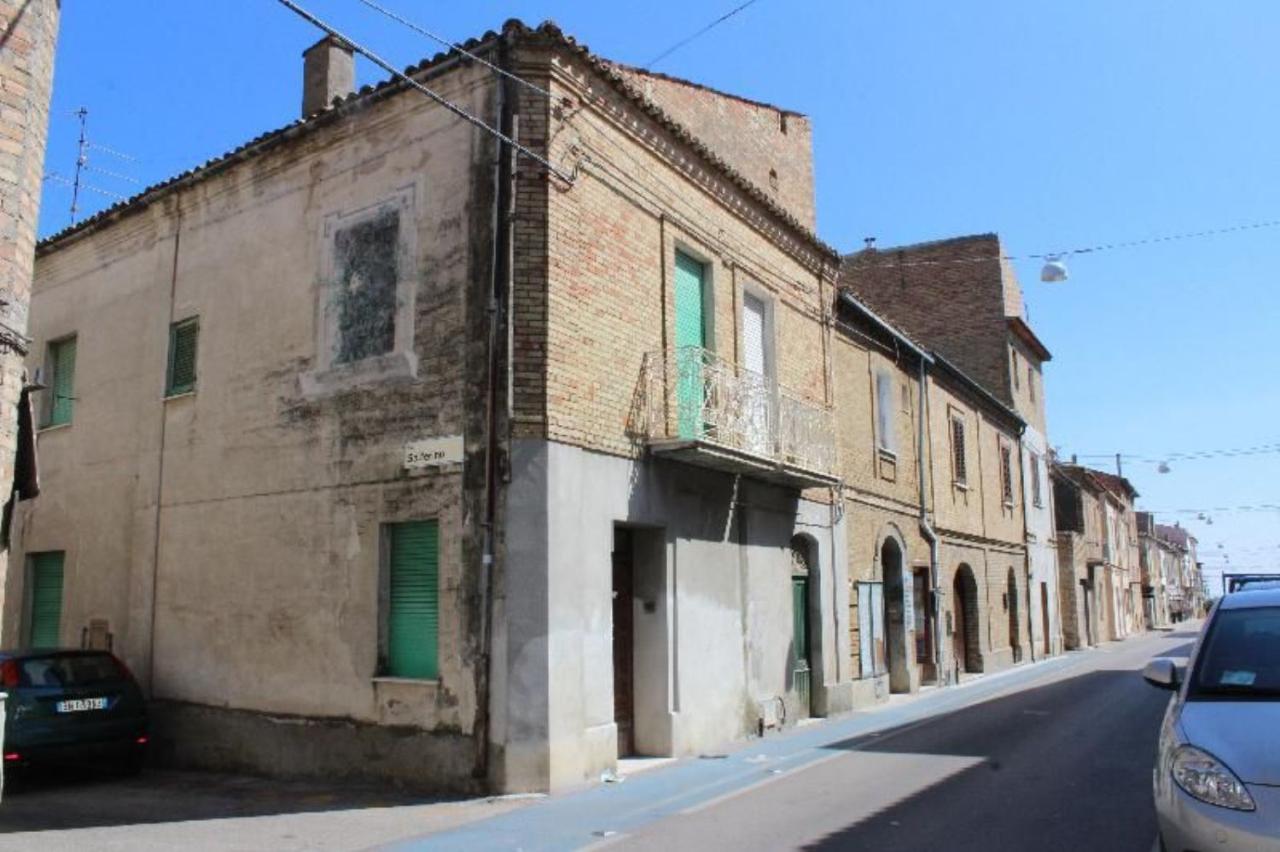 Дом с 4 комнатами в Купелло, Италия № 36276