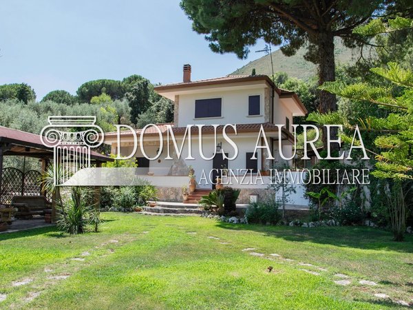 Вилла с 4 комнатами в Итри, Италия № 151274