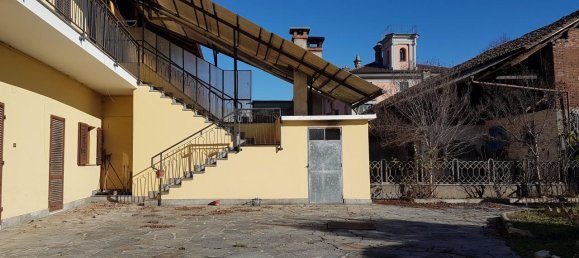 Дом с 6 комнатами в Монтанаро, Италия № 84583 4