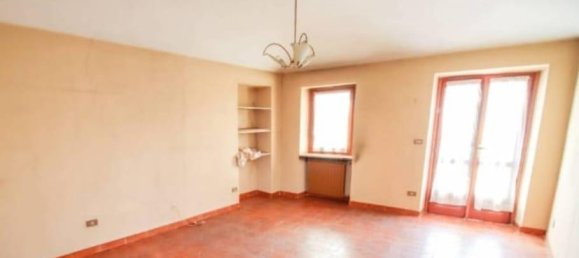 Дом с 6 комнатами в Монтанаро, Италия № 84583 17