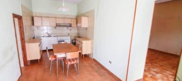 Дом с 6 комнатами в Монтанаро, Италия № 84583 15