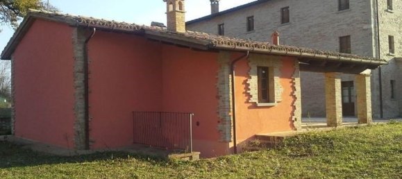 Дом с 4 комнатами в Урбания, Италия № 76177 2