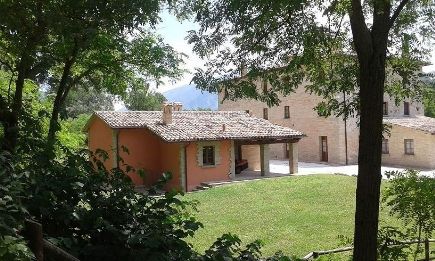 Дом с 4 комнатами в Урбания, Италия № 76177