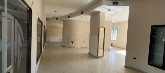 143m² Commercial property in Segrate, Italy No. 373624 7