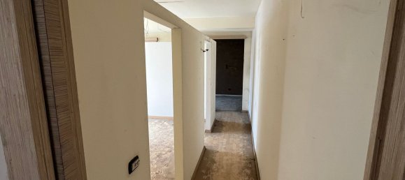 143m² Commercial property in Segrate, Italy No. 373624 9