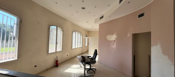 143m² Commercial property in Segrate, Italy No. 373624 8