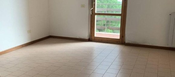 5 rooms Apartment in Rosignano Marittimo, Italy No. 167191 5