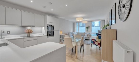 3 bedrooms Apartment in London, United Kingdom No. 7856 5