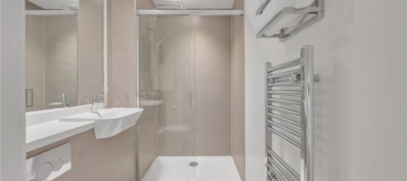 3 bedrooms Apartment in London, United Kingdom No. 7856 9