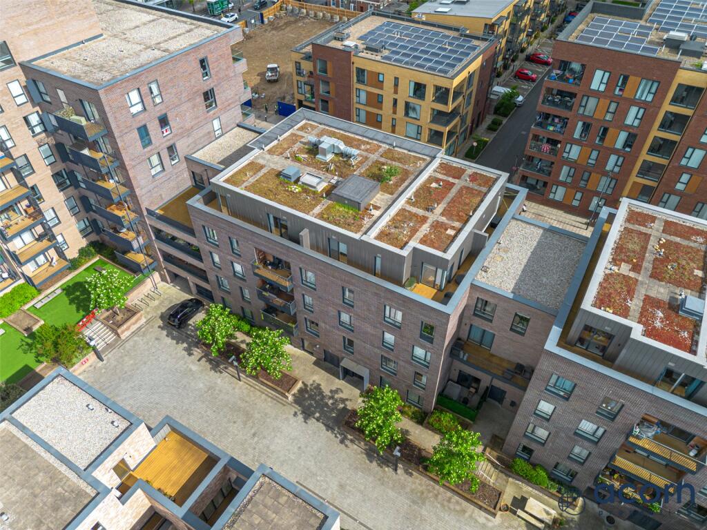 3 bedrooms Apartment in London, United Kingdom No. 7856