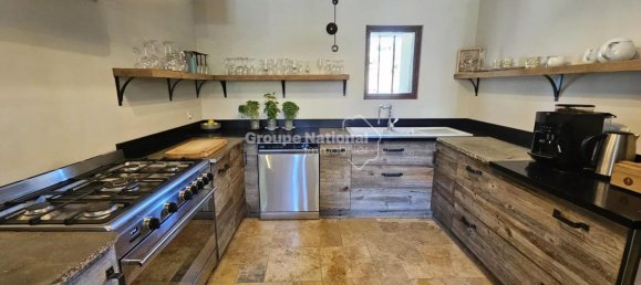 7 bedrooms Castles in Courthezon, France No. 294737 2