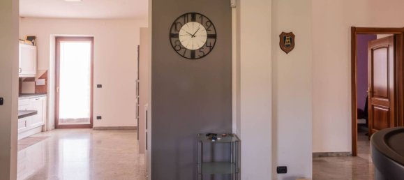 3 bedrooms Villa in Verona, Italy No. 218590 9