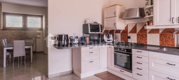 3 bedrooms Villa in Verona, Italy No. 218590 13