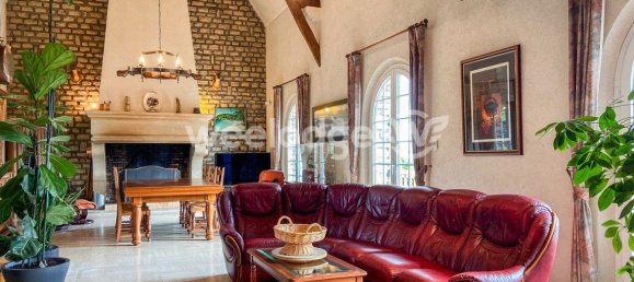 5 bedrooms House in Beauvais, France No. 154820 6