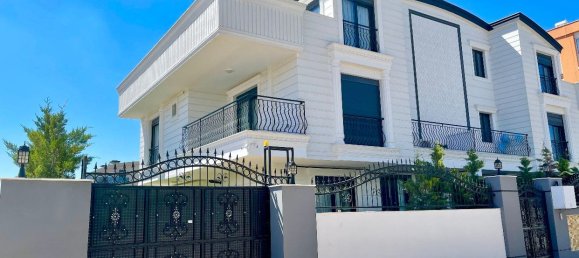 Villa 5+1 in Kundu, Turkey No. 20120 2