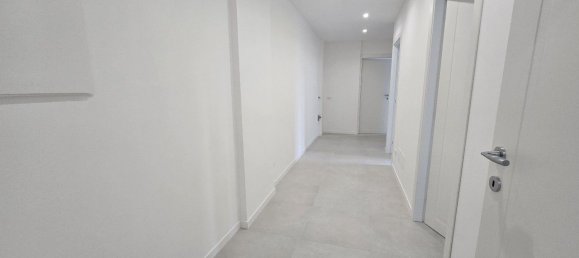 5 Schlafzimmer Wohnung in Reggio Emilia, Italy, Nr. 330635 10
