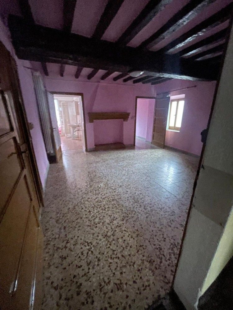 6 rooms House in Castellarano, Italy No. 228028