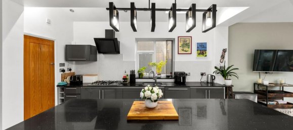 Дом с 3 спальнями в Бекенхэм, Великобритания № 886 8