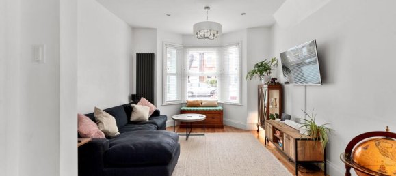 Дом с 3 спальнями в Бекенхэм, Великобритания № 886 12