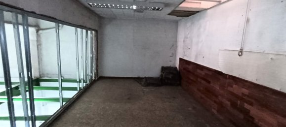 184m² Commercial property in Badalona, Spain No. 23805 18