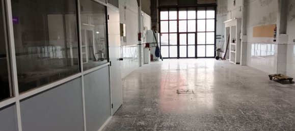 184m² Commercial property in Badalona, Spain No. 23805 26