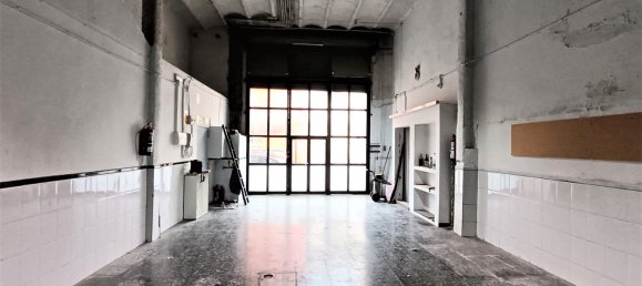 184m² Commercial property in Badalona, Spain No. 23805 19