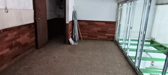184m² Commercial property in Badalona, Spain No. 23805 3