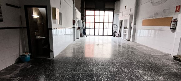 184m² Commercial property in Badalona, Spain No. 23805 6