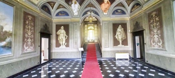 3 bedrooms Villa in Savona, Italy No. 370728 3