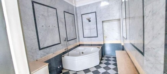 3 bedrooms Villa in Savona, Italy No. 370728 9
