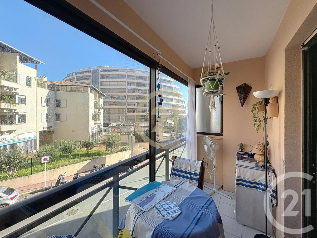 Studio in Cannes, France No. 342705