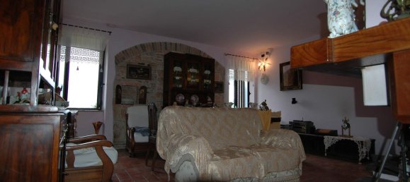 Дуплекс с 6 комнатами в Гвальдо Тадино, Италия № 256239 3