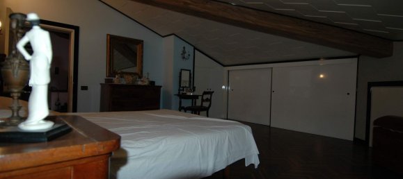 Дуплекс с 6 комнатами в Гвальдо Тадино, Италия № 256239 17