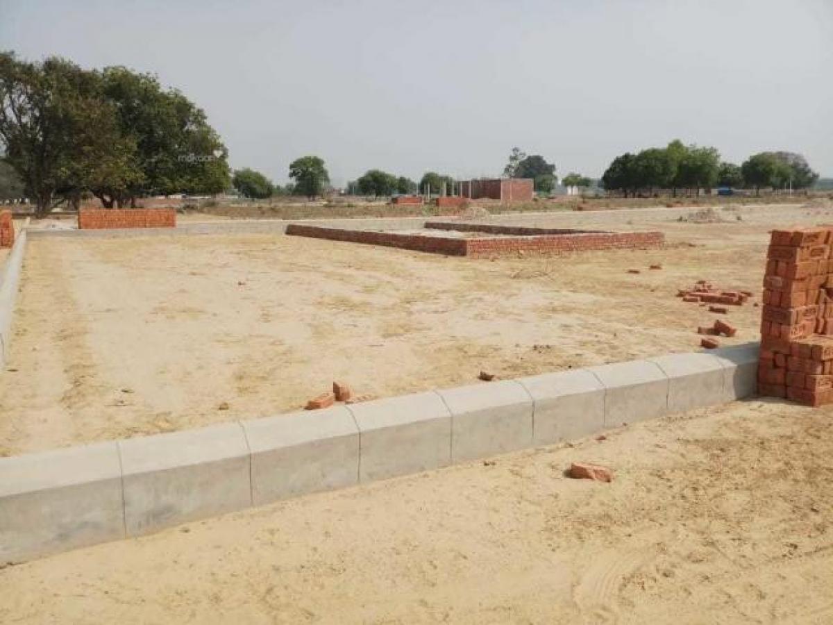  Land in Lucknow, India No. 35442